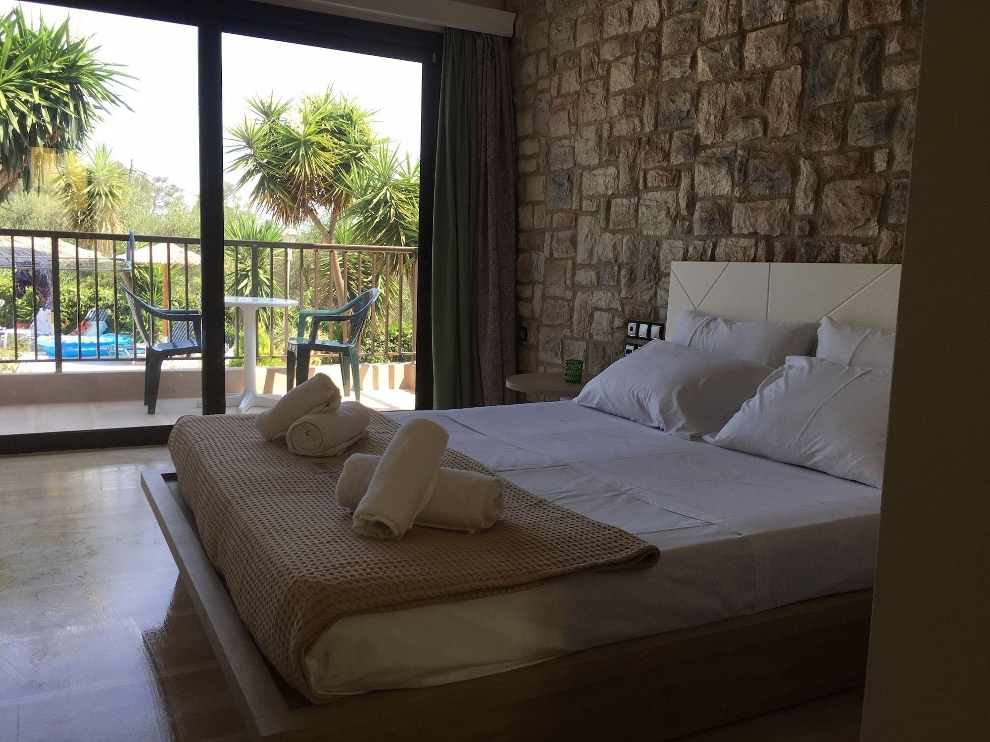 Marina Boutique Hotel Moraitika Exterior photo